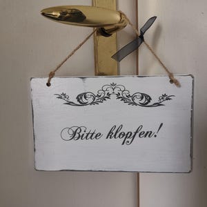 Holzschild Bitte klopfen kleines Türschild Hinweisschild Shabby weiß Dekoschild Hobby Zimmerschild Büro Geschenk Eingang Zimmer