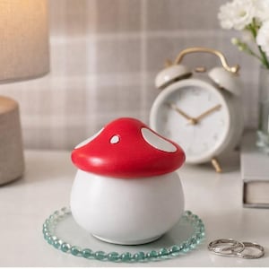 Toadstool Trinket Pot with Lid, Mushroom Jewellery Jar, Ring Holder Dish, Cottage core Décor, Handmade Woodland Gift