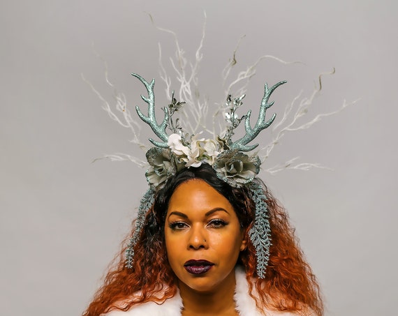 Silver Winter Deer Antlers Headdress Wild Grey Fantasy Frost Roses White Frozen Snow Woodland Doe Fairy Festival Costume Headpiece Carnevale