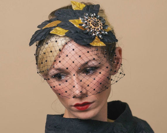 Black Gold Cocktail Hat Unique Funeral Fascinator Simple Dark Wedding Short Birdcage Veil Gem Gothic Leaf Headpiece Black Gold Bereavement
