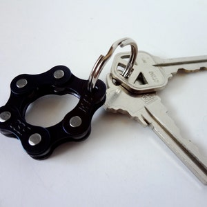 Recycled Bicycle Chain key ring, Bicycle Jewelry, Cycling Gift for Man or Woman, Bike part accessory
