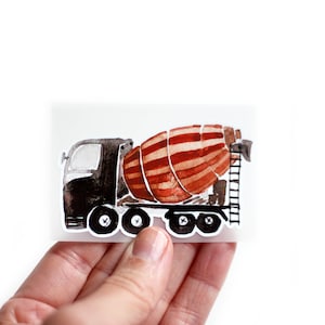 Könnte beinhalten: Eine Aquarell-Illustration eines Betonmischwagens. Der LKW ist rot und weiß mit schwarzen Details. Der LKW befindet sich auf einem weißen Hintergrund.