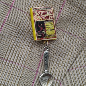 Sherlock Holmes &quot;A Study In Scarlet&quot; Beeton&#39;s Christmas Annual Lapel Pin