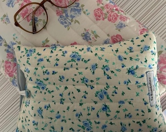 Gepolsterter Buchumschlag. Büchertasche. Buchhülle. Drucke. Geschenke. Handgefertigte Taschen. Flauschige Büchertasche.