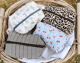 Gepolsterte Kosmetiktaschen. Bedruckte Kulturtasche. Kosmetiktasche. Reisetasche. Große Kapazität. Etui. Brautjungferngeschenk. Beutel