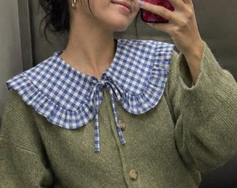 Halsbänder. Abnehmbare Halsbänder. Vichy-Halsband. Bedruckte Halsbänder zum Abnehmen und Anlegen.