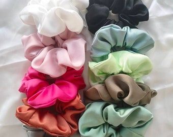 Satijnen scrunchies. Satijnen scrunchies. Haarrubber accessoire. Vlecht. Opgehaald. Cadeau voor haar. Bruidsmeisje. Bruiloftscadeau. Zijden scrunchies.