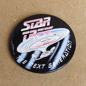 Vintage Star Trek The Next Generation Tin Button Badge / Great Nostalgic Gift Idea