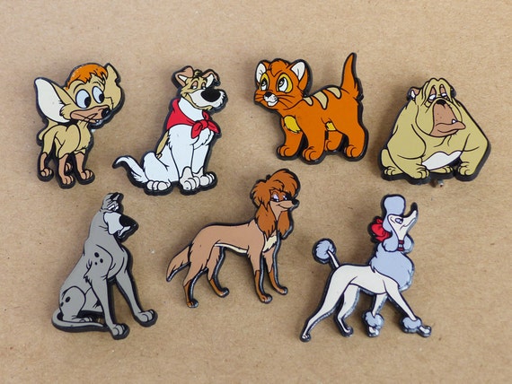 Oliver and Company Plastic Badges Vintage Disney Dogs / 