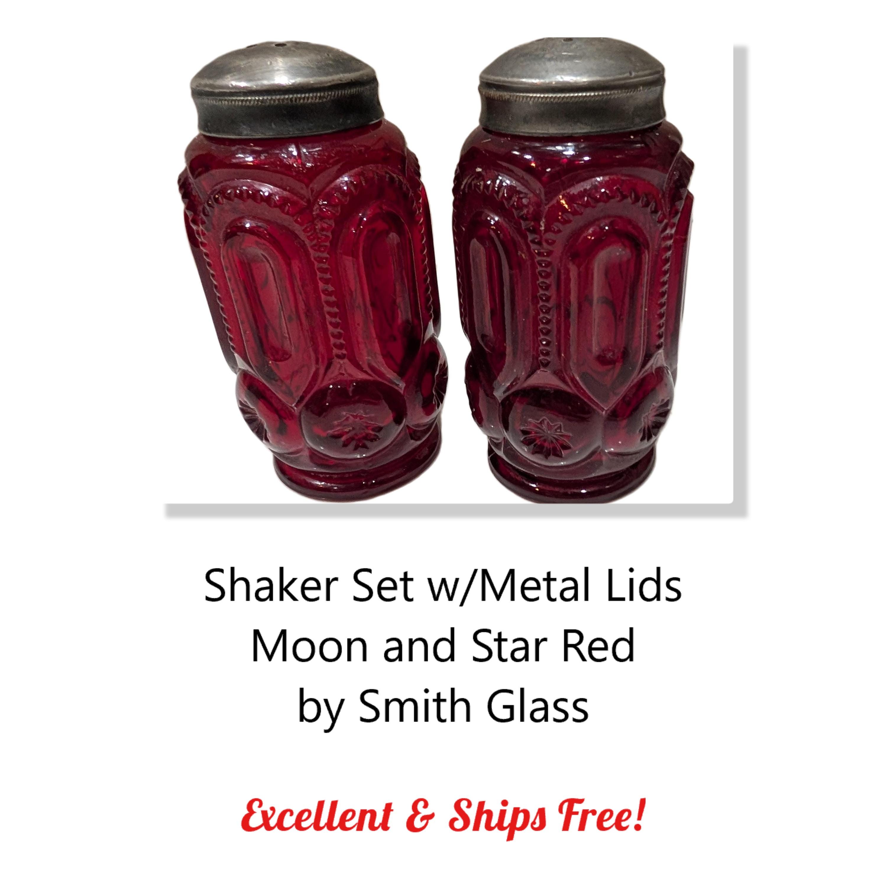 Vintage LE Smith Red Moon Stars Salt & Pepper Shakers – Tin Lids