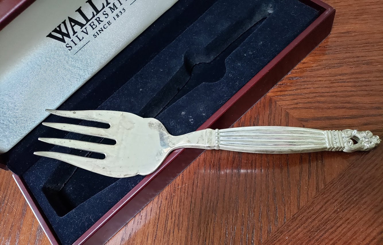 Wallace Silversmiths Since 1835 Serving Fork in Original Wooden