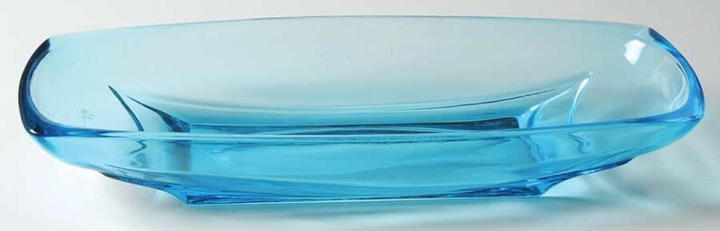 Beautiful Rectangular Bowl Capri Colonial by Hazel-Atlas