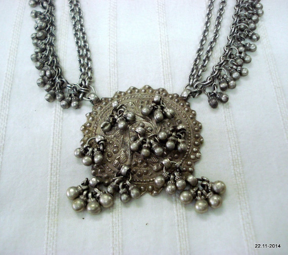 Collier Médaillon Ancien En Argent 925 - Longueur 55 Cm, Poids 10,08 G - Style Traditionnel Avec Cabochon
