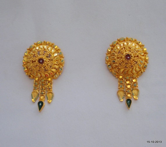 Cute Flower Design Gold Polish AD Stud Earrings
