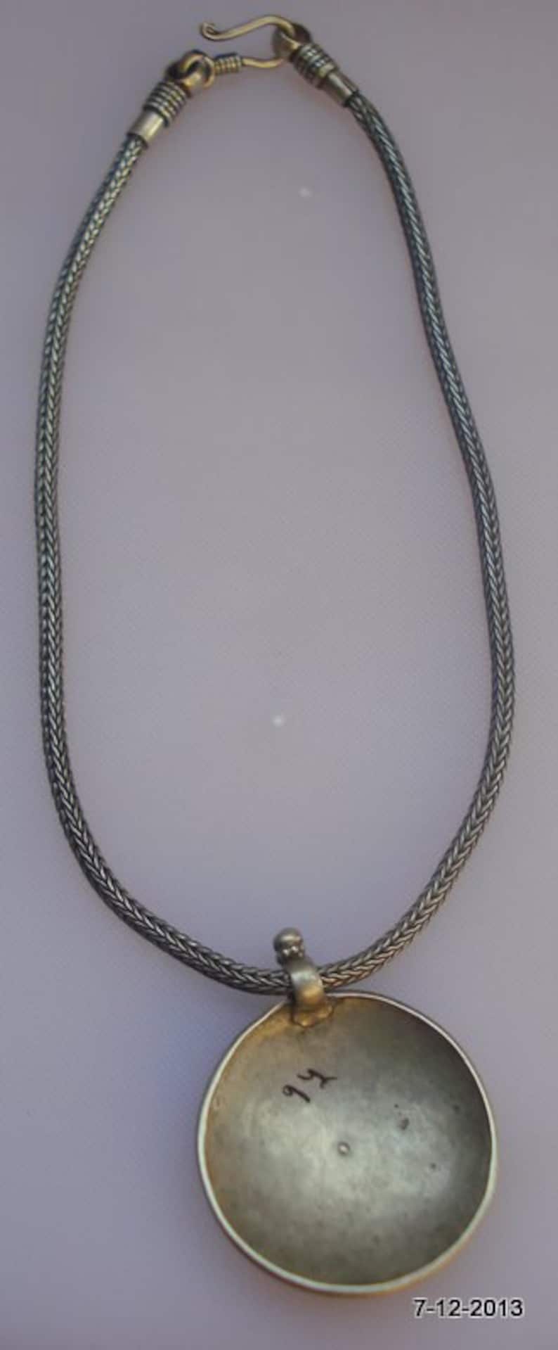 Collier Antique Pendentif Les Vendanges - Pâte De Verre Bleue - Métal Inconnu - Occasion
