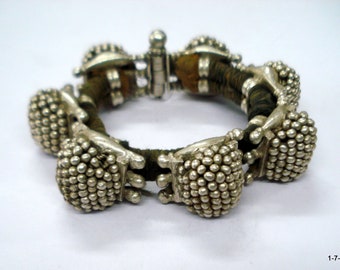 vintage armband antikt armband tribal gammalt silverarmband gammalt silvermanschettarmband