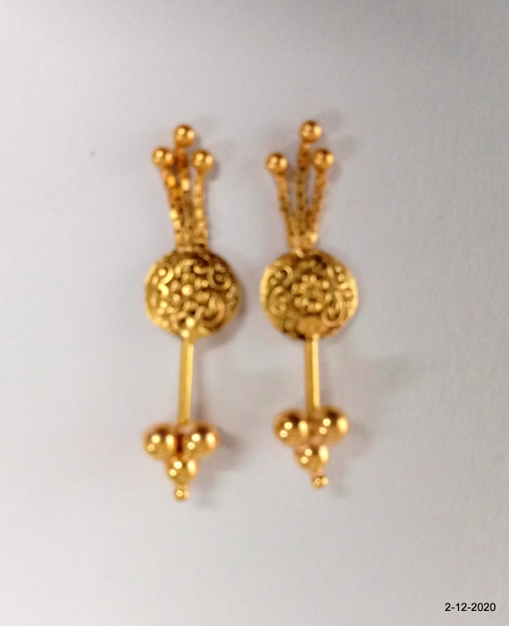 Light Weight Diamond Earrings | Upper ear earrings, Temple jewellery  earrings, Indian jewelry earrings