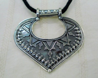 Traditional Design Sterling Silver Pendant Necklace Heart Design Handmade