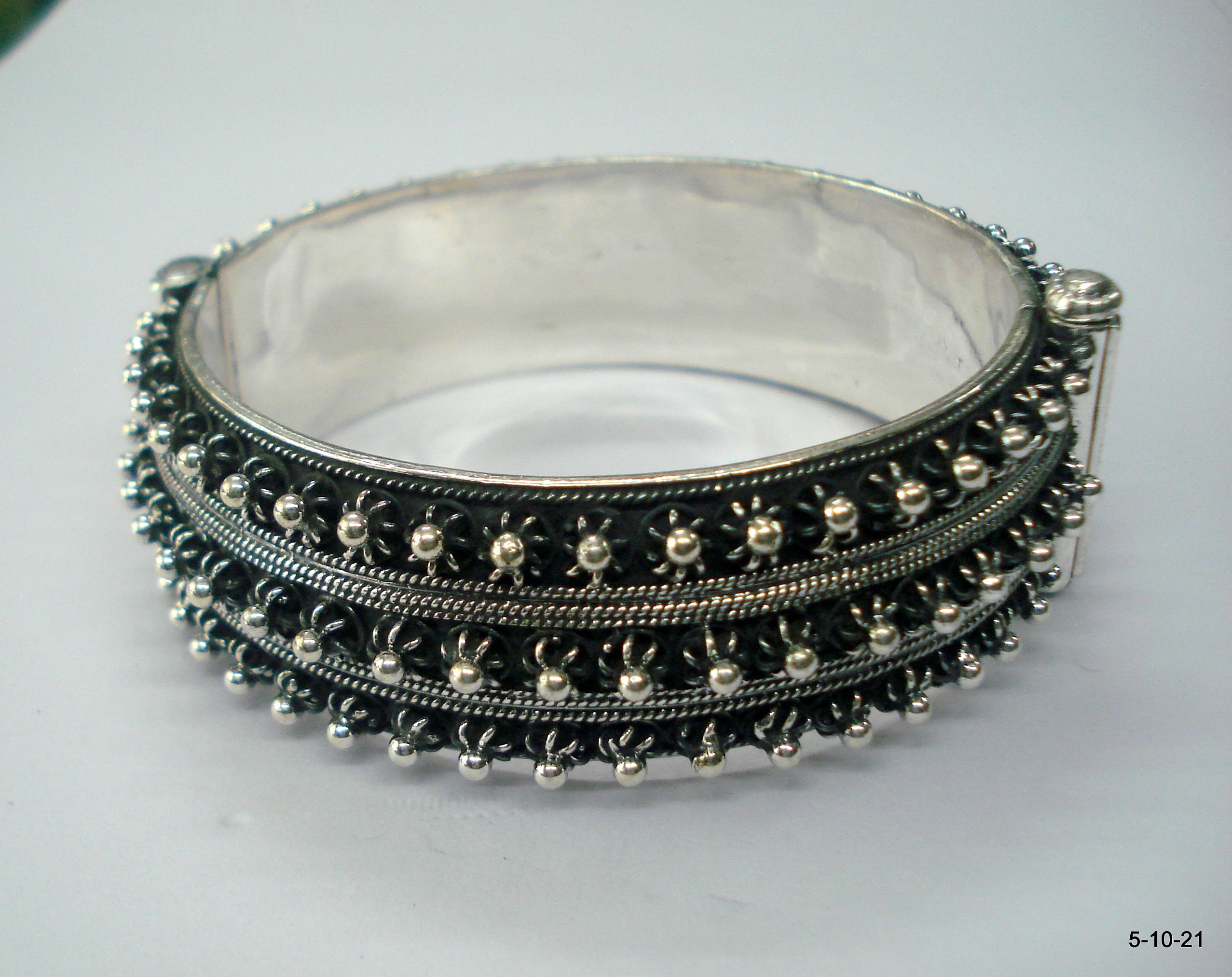 アクセサリー CTHY HERITAGE BANGLE RHODIUM SILVER $_12.JPG?set_id=880000500F
