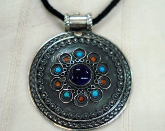 Traditional Design Sterling Silver Pendant Necklace Gemstone pendant