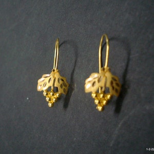 Vintage 18kt gold earrings traditional handmade gold jewelry earring pair