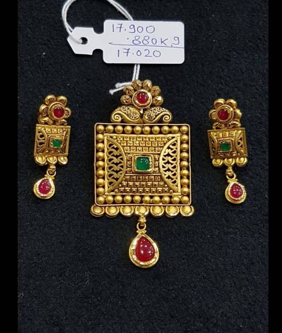 Vintage Antique 22kt Gold Pendant 