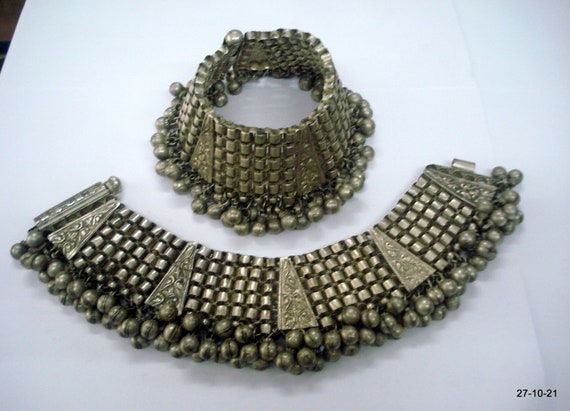 Silver antique jewellery online deals