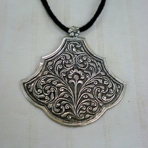 Traditional Design Sterling Silver Necklace Pendant handmade jewellery