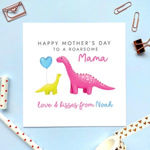 Carte de fête des mères dinosaure personnalisée pour maman | Maman, Maman, Maman, Dès le bébé, Enfant, Grand-mère, Gran, Nounou, Mamie, Grand-mère, Grand-mère