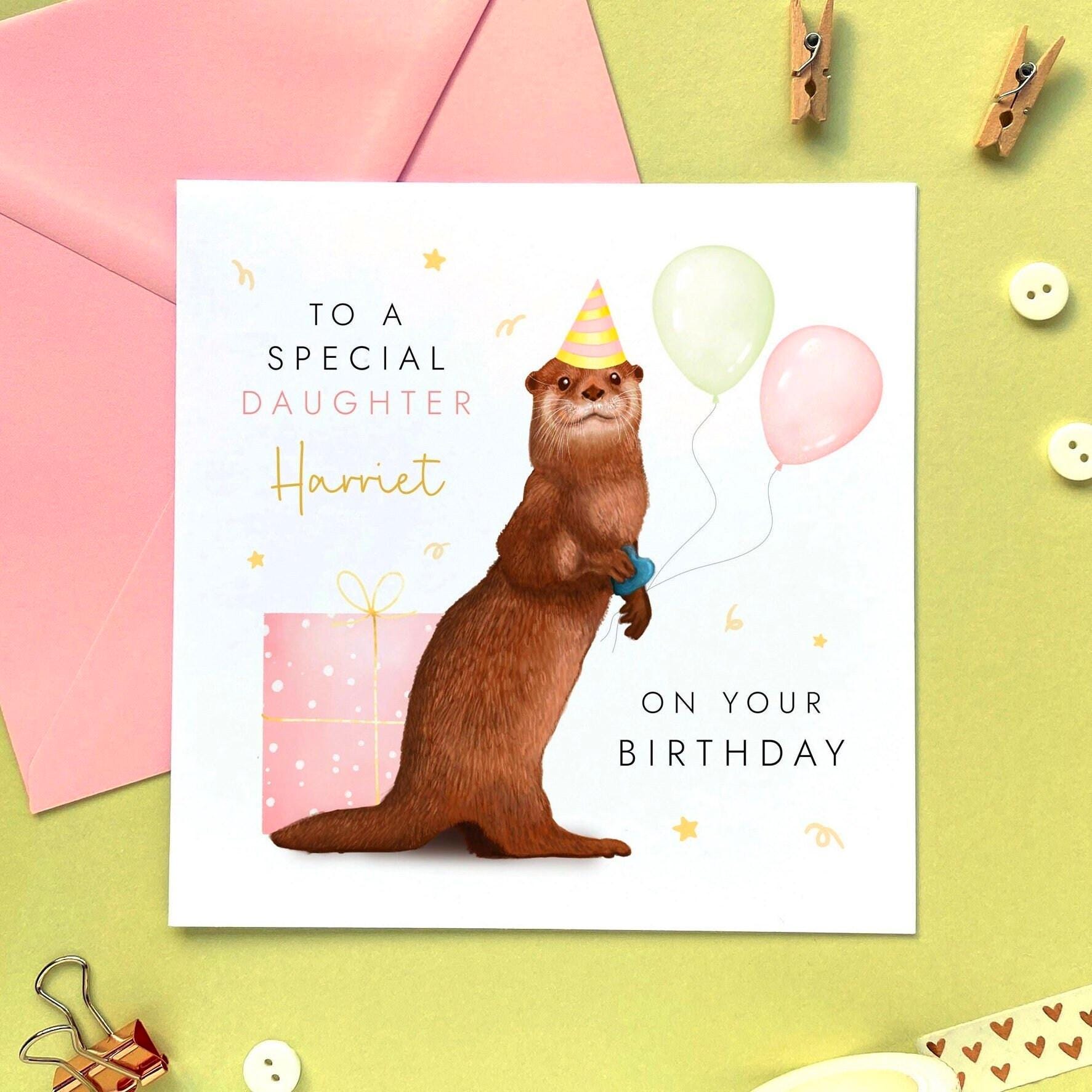 Old English Co. Geburtstagskarte „Happy Birthday To A Daughter Like No Otter!“ – Niedliche Otter-Design-Karte, 150 X 150 Mm, Mit Umschlag