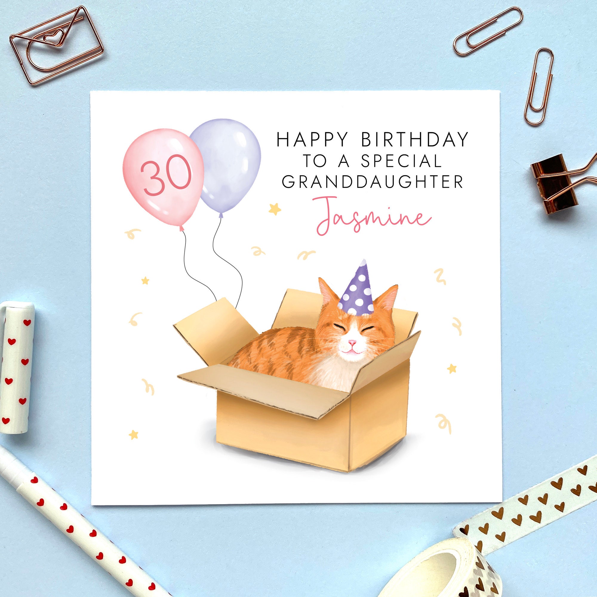 Artery8 Biglietto D'Auguri Compleanno Gatto Calico In Campo Di Tulipani - 17,5x12,5 Cm, Interno Bianco, Con Busta Di Qualità
