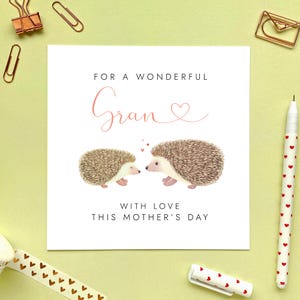 Personalisierte Igel Muttertagskarte für Gran | Urgroßmutter, Oma, Oma, Nanny, Nana, Nan, Mama, Mam, Mummy, Mommy, Mama, Mum