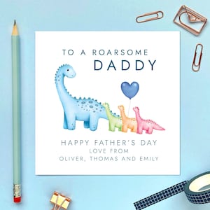 Dinosaurier Vatertagskarte für Daddy, Papa, Opa, Opa, Ops, Gramps, personalisierte Namen, von drei Kindern, 3 Kindern, zwei 2 Kinderbabys