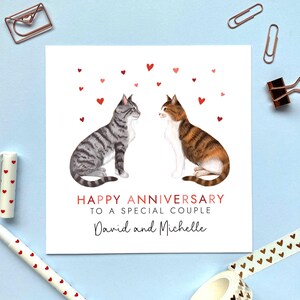 Katzen Jubiläumskarte für Paare, Freunde, Schwiegertochter, Sohn, Bruder, Schwester, Partner, Nichte, Neffe, personalisiert, Namen, getigert, rot