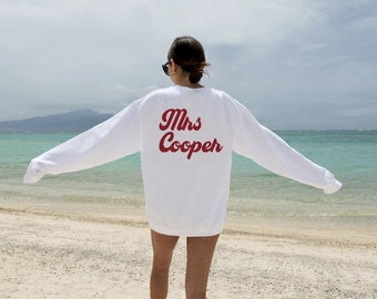 Personalised Mrs Bride Sweatshirt, Retro Wedding Bride Gift, New Bride Wedding Sweater, Honeymoon Outfit