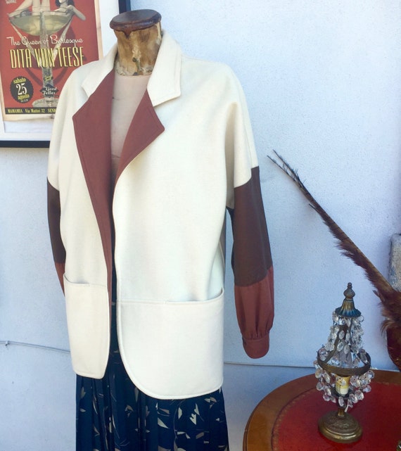 Vintage Blazer Cream Color. Wool and Leather. Half Weight Jacket. Almost NEW!!