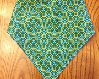 Baby Bandana Lätzchen - kleine Blumen