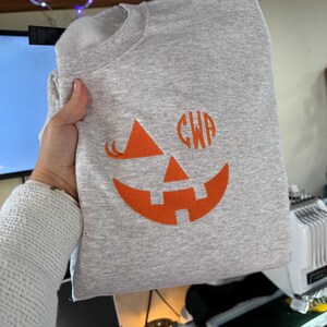 Camiseta ou moletom com monograma de abóbora e iniciais - Outono, tamanhos adulto e infantil