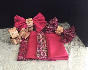 6 napkins and napkin rings