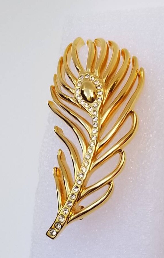 Vintage Monet Gold Tone Leaf Brooch / Pin With Cle