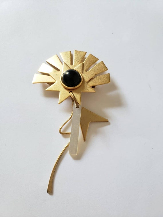 Vintage Art Deco Matte Gold Tone Brooch Onyx Cabo… - image 2