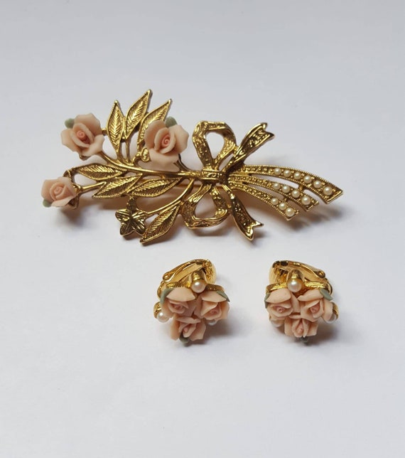 Set of Gold Tone Filigree Brooch and Earrings with