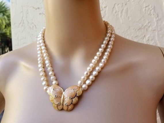 Authentic KJL for AVON Baroque Pearl & Enamel BUT… - image 1