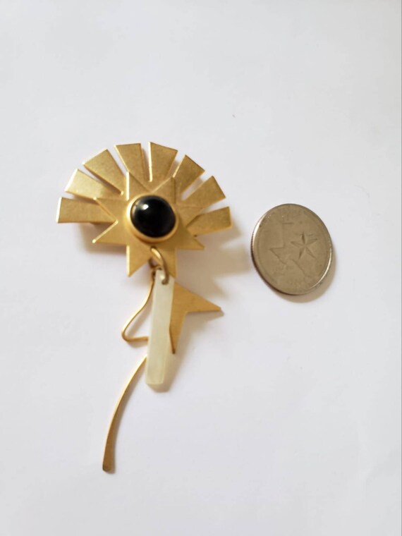 Vintage Art Deco Matte Gold Tone Brooch Onyx Cabo… - image 5