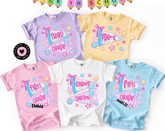 Camiseta Preppy con Bandera para la Vuelta al Cole - Desde Preescolar hasta 5.º grado - Regalo para la Vuelta al Cole - Camiseta para el Primer Día de Clases - Bandera con Banderín