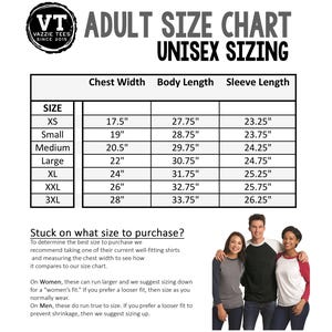 K&ouml;nnte beinhalten: Eine Gr&ouml;&szlig;entabelle f&uuml;r Unisex-Kleidung mit Ma&szlig;en in Zoll f&uuml;r Brustweite, K&ouml;rperl&auml;nge und &Auml;rmell&auml;nge. Die Tabelle umfasst die Gr&ouml;&szlig;en XS, Small, Medium, Large, XL, XXL und 3XL.