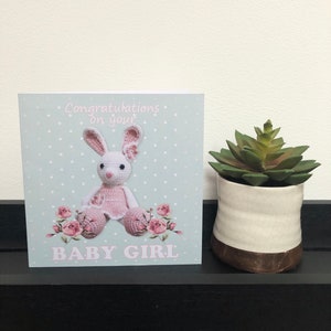 Nouvelle carte de fille de bébé - lapin de crochet de scintillement