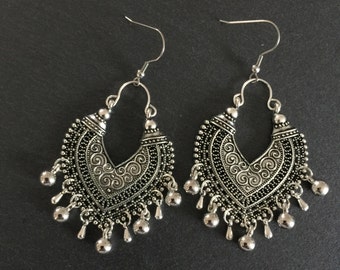 NATIVE STYLE HANDCRAFTED ETHNIC WHITE SILVER HOOK DROP/DANGLE EARRINGS E19/10 