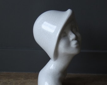 Art Deco bust of a woman in white porcelain,  retro charm, the 30 glorious ones, Belle Epoque, fine earthenware, pottery