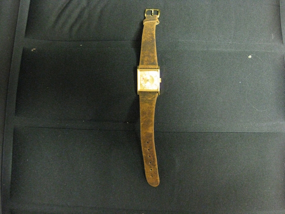 Rare LUCERNE WOMAN'S 17 Jewel Wrist Watch - image 2